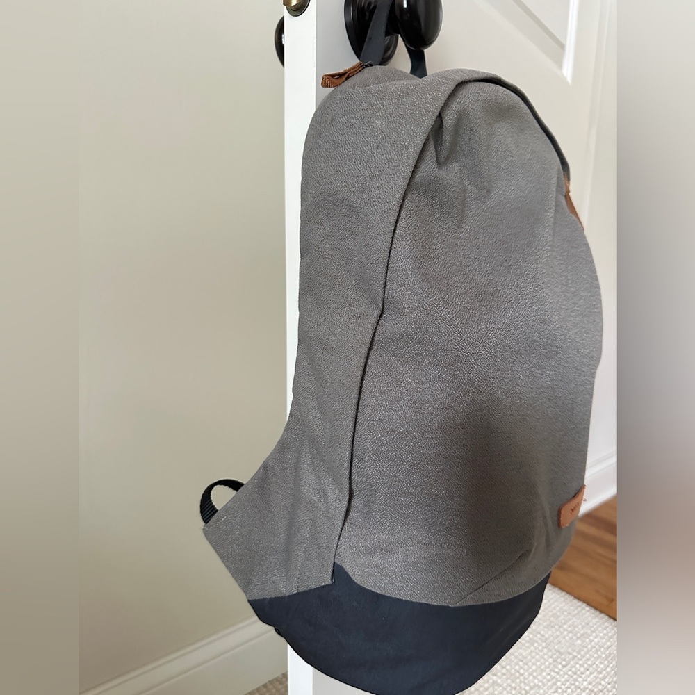Bellroy “Classic” Backpack in excellent condition